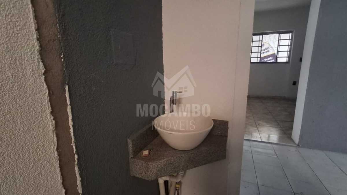 Conheça lavabo do imóvel - Sala Comercial 60m² para alugar Itatiba,SP Centro - R$ 2.500 - FCSL00438 - 9 lavabo - 9