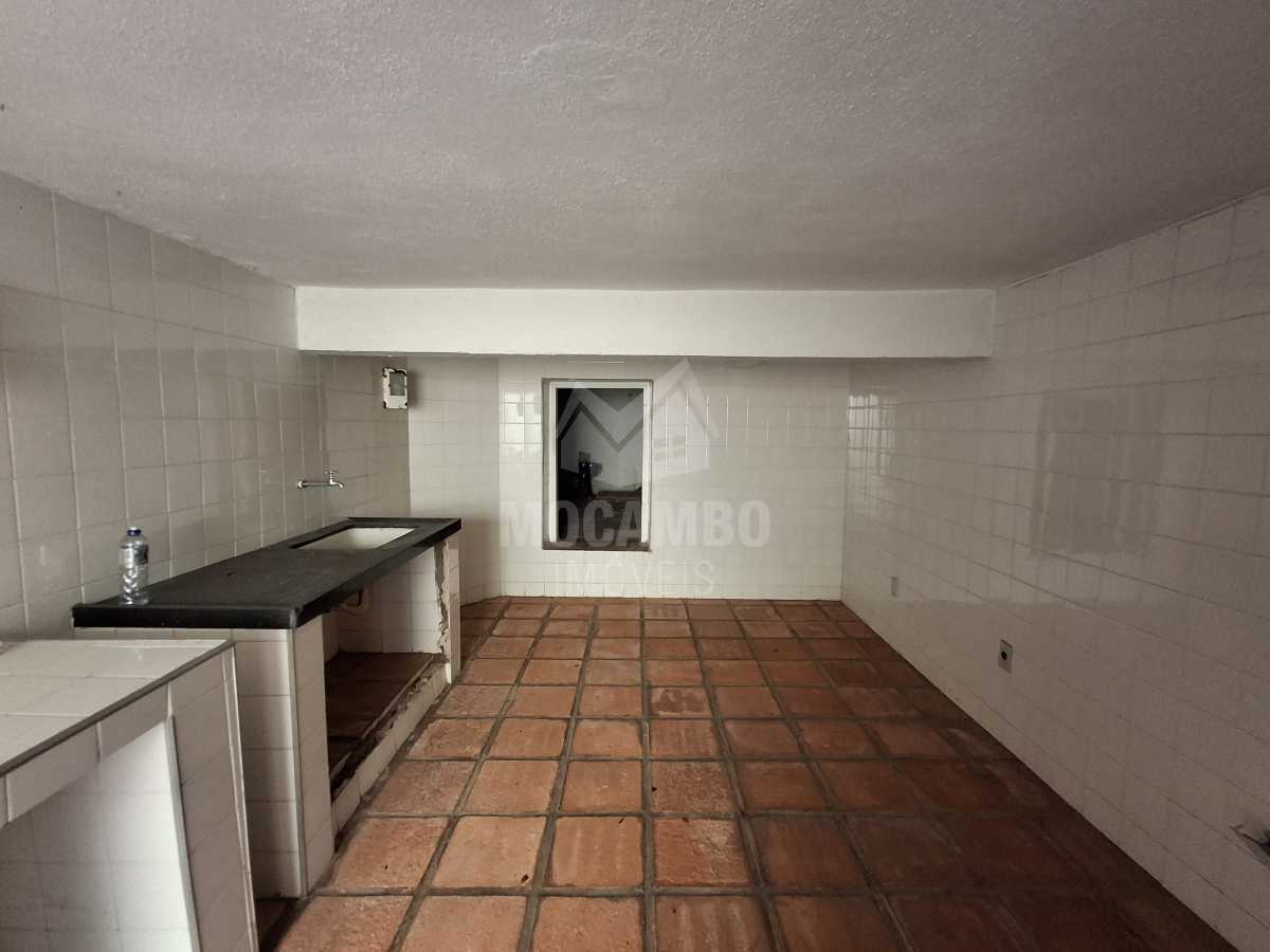 Conheça Area de serviço coberta do imóvel - Casa 3 quartos para venda e aluguel Itatiba,SP Centro - R$ 900.000 - FCCA32078 - 24 Area de serviço coberta - 24