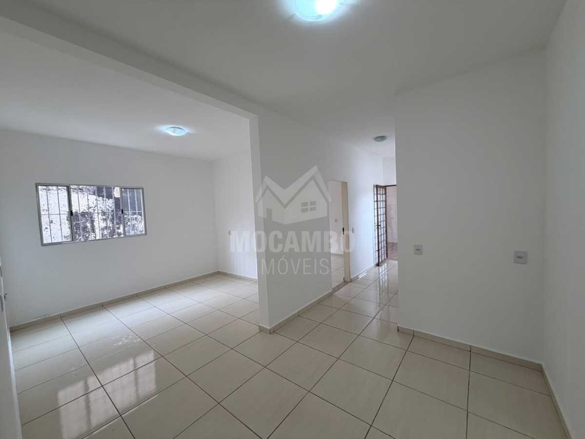 Casa 2 quartos para alugar Itatiba,SP  Vila Santa Terezinha - R$ 2.400
