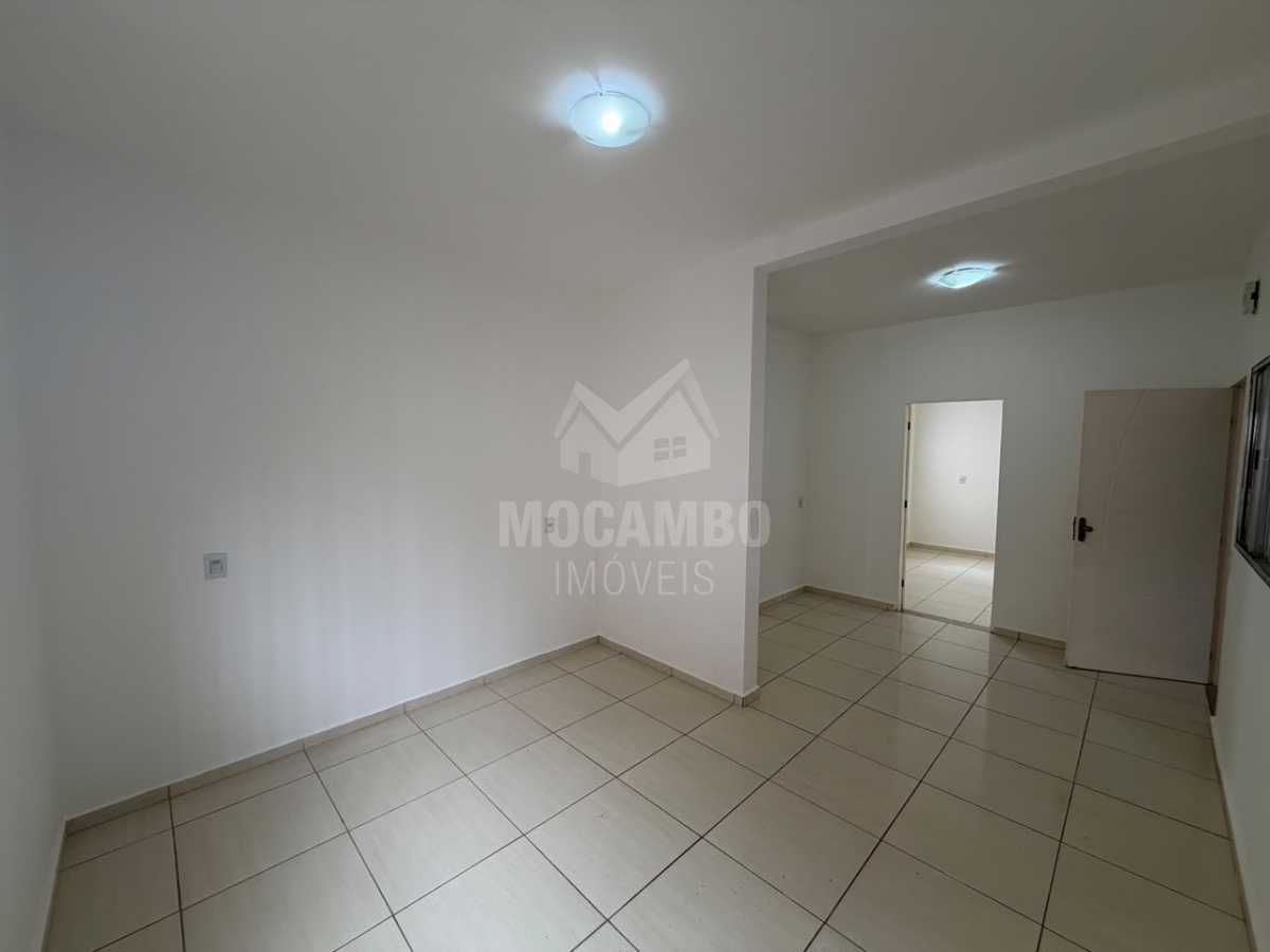 Casa 2 quartos para alugar Itatiba,SP  Vila Santa Terezinha - R$ 2.400