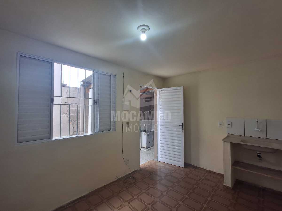 Casa 1 quarto para alugar Itatiba,SP  Núcleo Residencial Doutor Luiz de Mattos Pimenta - R$ 750