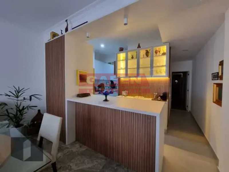 Conheça a59c5244-4f85-4be1-a261-81531a do imóvel - Apartamento todo reformado andar alto com vista mar ! - GAAP31011 - 9 a59c5244-4f85-4be1-a261-81531a - 9