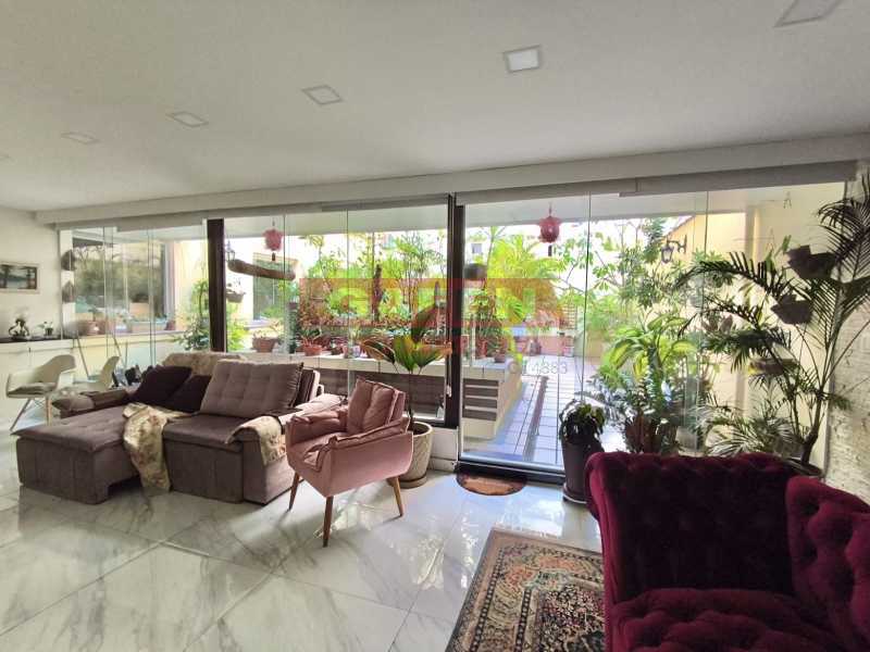 Conheça d2a7e4d7-de12-41ba-86ee-e6d19b do imóvel - Apartamento de Luxo Garden, reformado, mobiliado, na Rua Paula Freitas quadra da praia - GAAP31166 - 1 d2a7e4d7-de12-41ba-86ee-e6d19b - 1