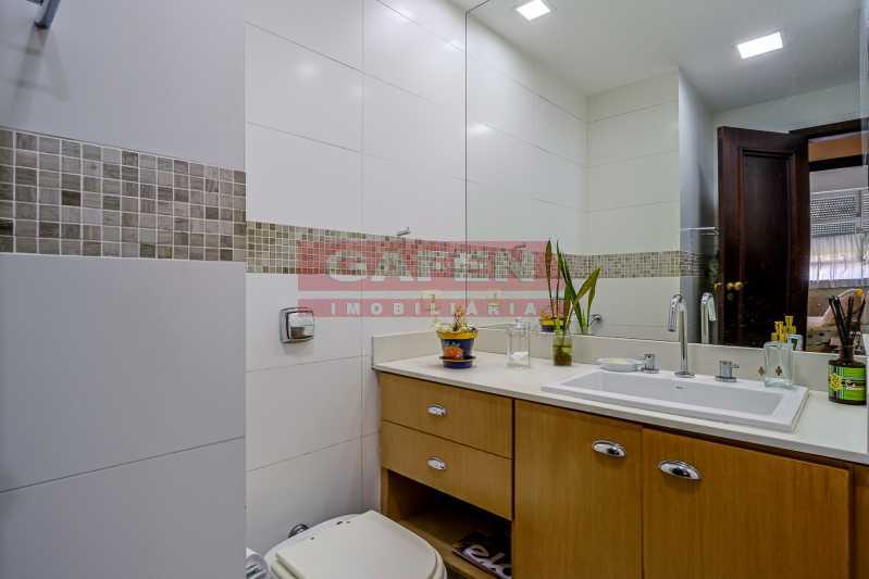 Conheça Cópia de 05banheiros002 do imóvel - Apartamento impecável de 197 m² Edifício clássico com portaria 24h, 3 elevadores e 1 vaga de garagem - GAAP50042 - 22 Cópia de 05banheiros002 - 22