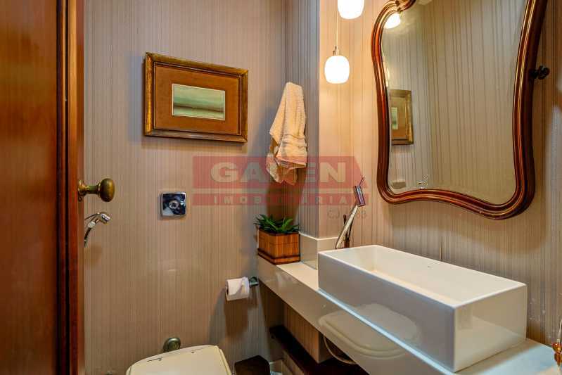Conheça Cópia de 05banheiros001 do imóvel - Apartamento impecável de 197 m² Edifício clássico com portaria 24h, 3 elevadores e 1 vaga de garagem - GAAP50042 - 30 Cópia de 05banheiros001 - 30