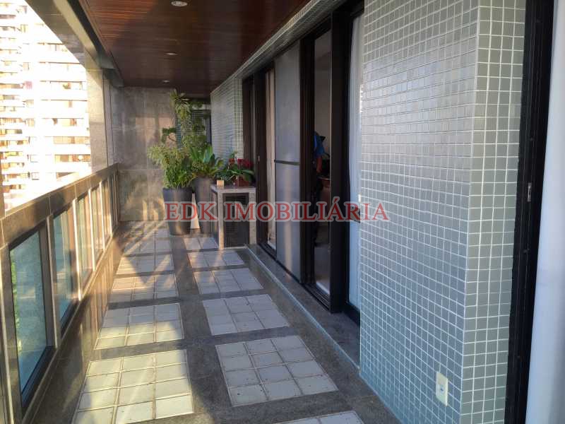 EDK - VENDE - COBERTURA DUPLEX - ALFA PRIVILEGE - BARRA DA TIJUCA - RJ 
