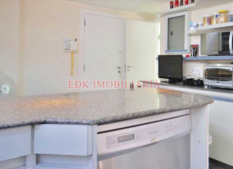 EDK VENDE - EXCELENTE COBERTURA DUPLEX 3 SUÍTES - JARDIM OCEÂNICO - BARRA DA TIJUCA - RJ