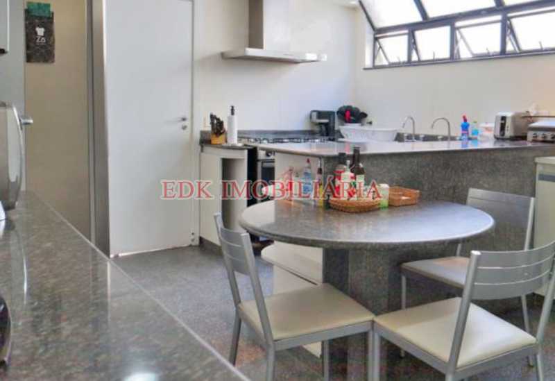 EDK VENDE - EXCELENTE COBERTURA DUPLEX 3 SUÍTES - JARDIM OCEÂNICO - BARRA DA TIJUCA - RJ