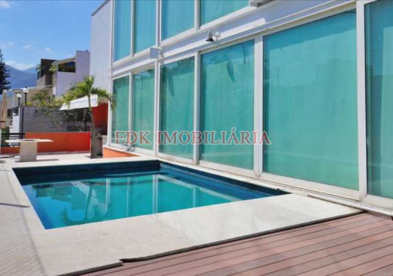EDK VENDE - EXCELENTE COBERTURA DUPLEX 3 SUÍTES - JARDIM OCEÂNICO - BARRA DA TIJUCA - RJ
