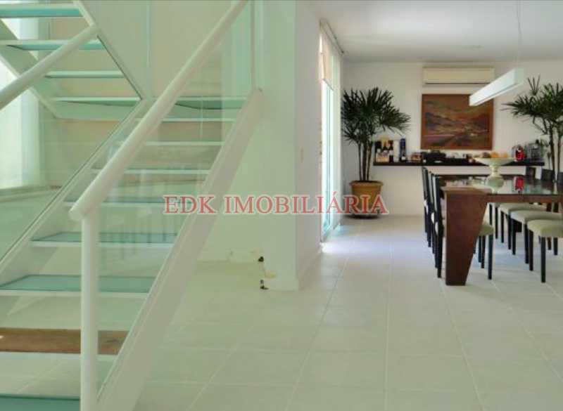 EDK VENDE - EXCELENTE COBERTURA DUPLEX 3 SUÍTES - JARDIM OCEÂNICO - BARRA DA TIJUCA - RJ