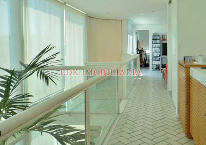 Ótima localização - EDK VENDE - EXCELENTE COBERTURA DUPLEX 3 SUÍTES - JARDIM OCEÂNICO - BARRA DA TIJUCA - RJ - 1943