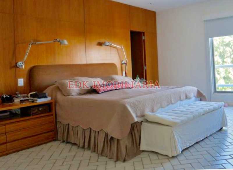 EDK VENDE - EXCELENTE COBERTURA DUPLEX 3 SUÍTES - JARDIM OCEÂNICO - BARRA DA TIJUCA - RJ
