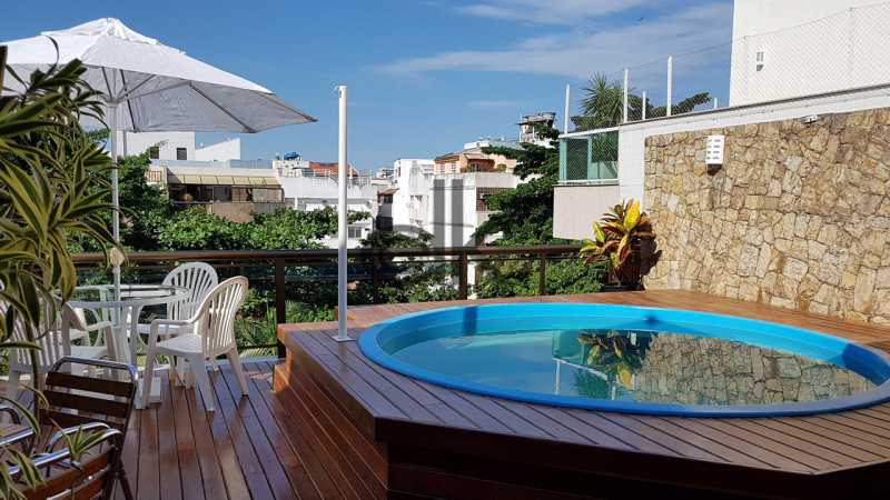 EDK VENDE - ÓTIMA COBERTURA LINEAR - BARRA DA TIJUCA - RJ 