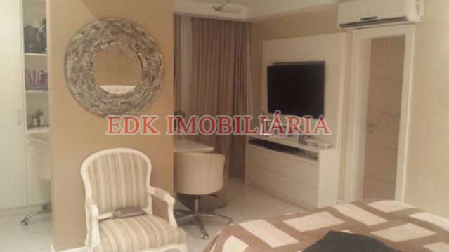 EDK - VENDE EXCELENTE COBERTURA DUPLEX 4 QTOS 3(SUÍTES) - COND. PARK PALACE - BARRA DA TIJUCA