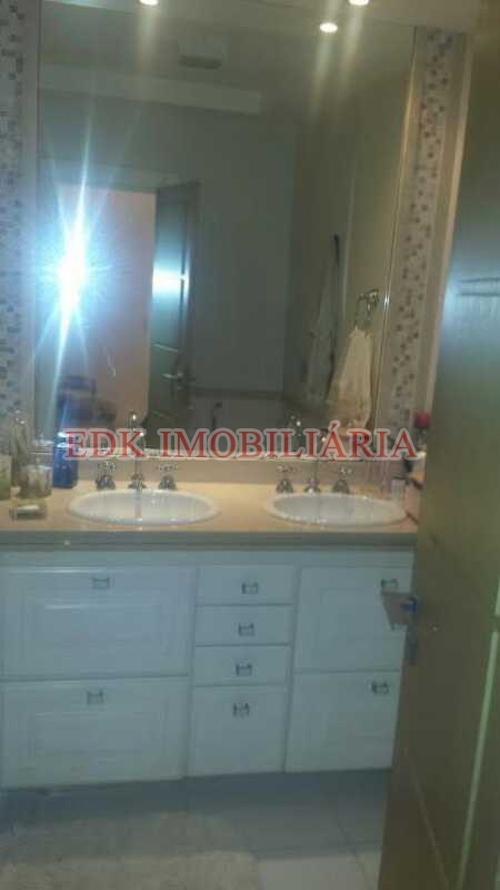 EDK - VENDE EXCELENTE COBERTURA DUPLEX 4 QTOS 3(SUÍTES) - COND. PARK PALACE - BARRA DA TIJUCA
