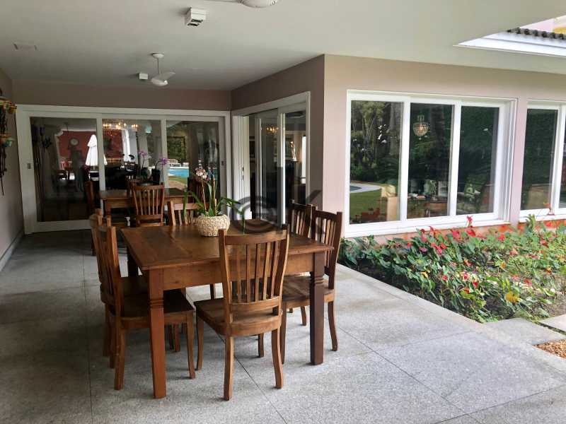 VENDA CASA DUPLEX - CONDOMÍNIO MALIBÚ - BARRA DA TIJUCA - ZONA OESTE - RJ