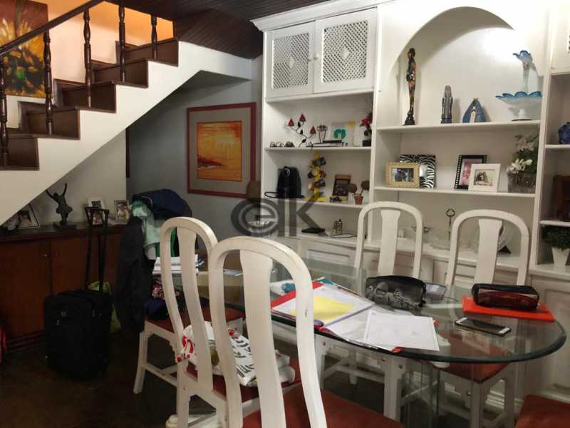 EDK VENDE -  CASA TRIPLEX - BARRA DA TIJUCA - RJ