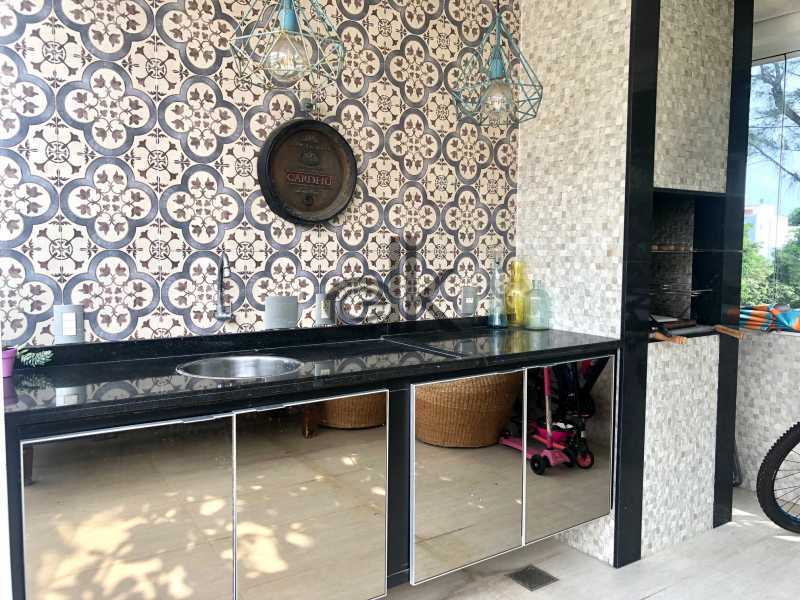 EDK - VENDE MARAVILHOSA COBERTURA DUPLEX 4 SUÍTES NO COND. JARDIM EUROPA - BARRA DA TIJUCA