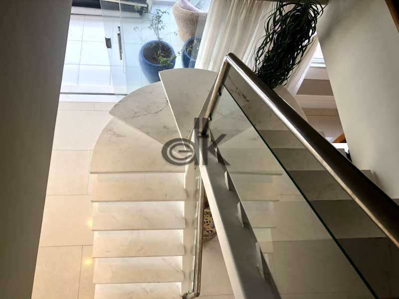 EDK - VENDE MARAVILHOSA COBERTURA DUPLEX 4 SUÍTES NO COND. JARDIM EUROPA - BARRA DA TIJUCA