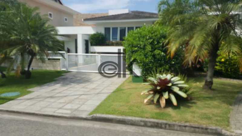 Edk vende linda residência no cond Cristal Lake
