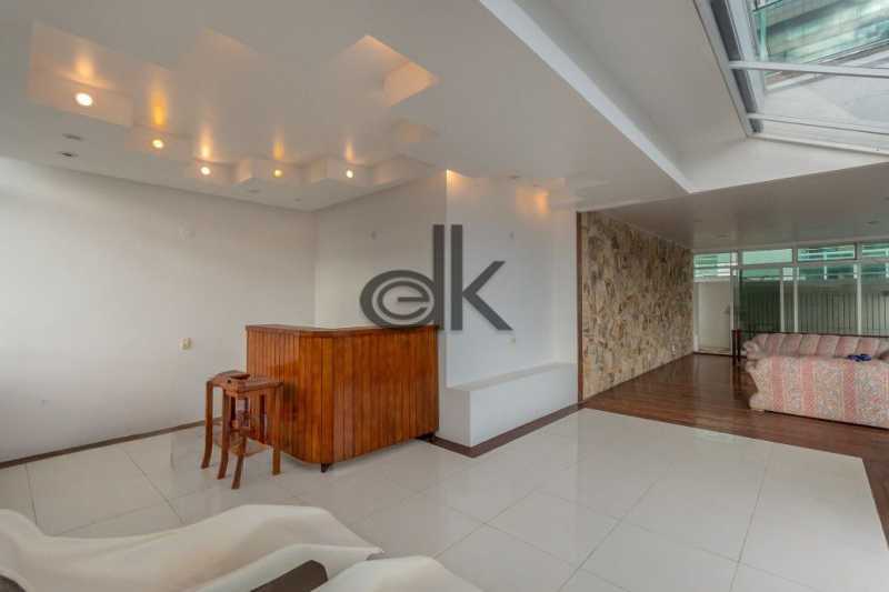 EDK VENDE - COBERTURA TRIPLEX VISTA MAR / PRAIA - BARRA DA TIJUCA - RJ