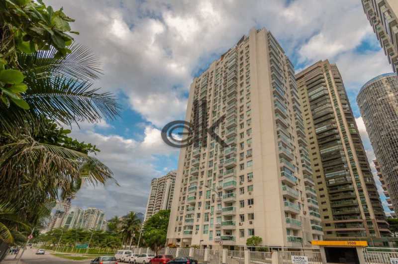 EDK VENDE - COBERTURA TRIPLEX VISTA MAR / PRAIA - BARRA DA TIJUCA - RJ
