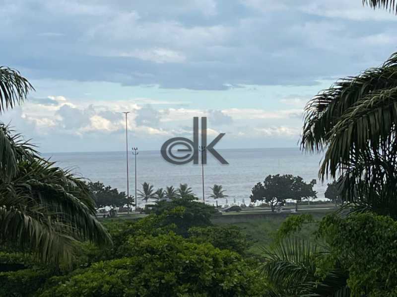 EDK VENDE - EXCELENTE COBERTURA VISTA MAR - BARRA DA TIJUCA - RJ