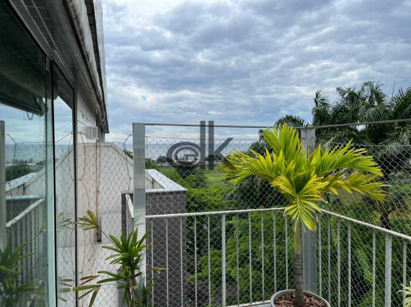 EDK VENDE - EXCELENTE COBERTURA VISTA MAR - BARRA DA TIJUCA - RJ