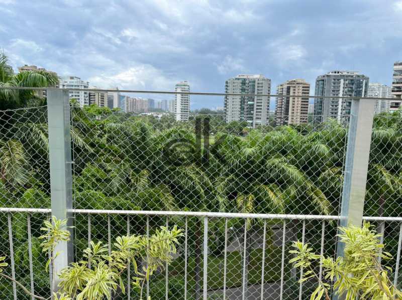 EDK VENDE - EXCELENTE COBERTURA VISTA MAR - BARRA DA TIJUCA - RJ