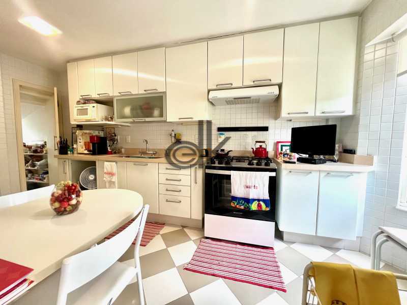 EDK VENDE - LINDISSÍMA CASA NO BETON - BARRA DA TIJUCA - RJ