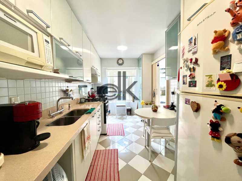 EDK VENDE - LINDISSÍMA CASA NO BETON - BARRA DA TIJUCA - RJ