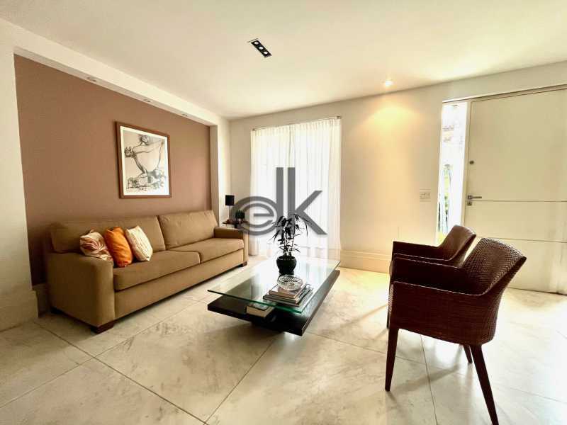 EDK VENDE - LINDISSÍMA CASA NO BETON - BARRA DA TIJUCA - RJ