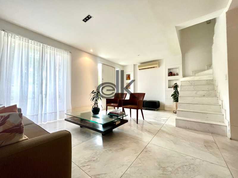 EDK VENDE - LINDISSÍMA CASA NO BETON - BARRA DA TIJUCA - RJ