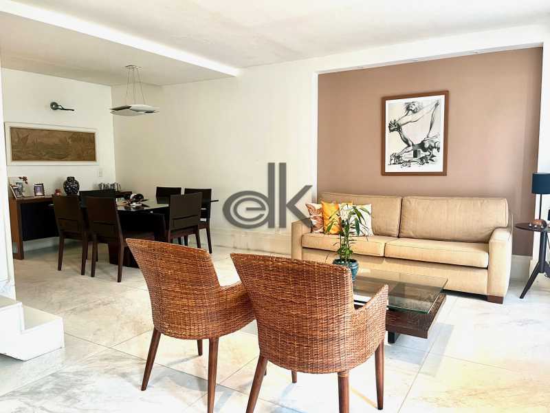 EDK VENDE - LINDISSÍMA CASA NO BETON - BARRA DA TIJUCA - RJ