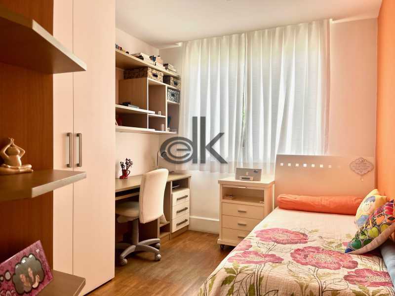 EDK VENDE - LINDISSÍMA CASA NO BETON - BARRA DA TIJUCA - RJ
