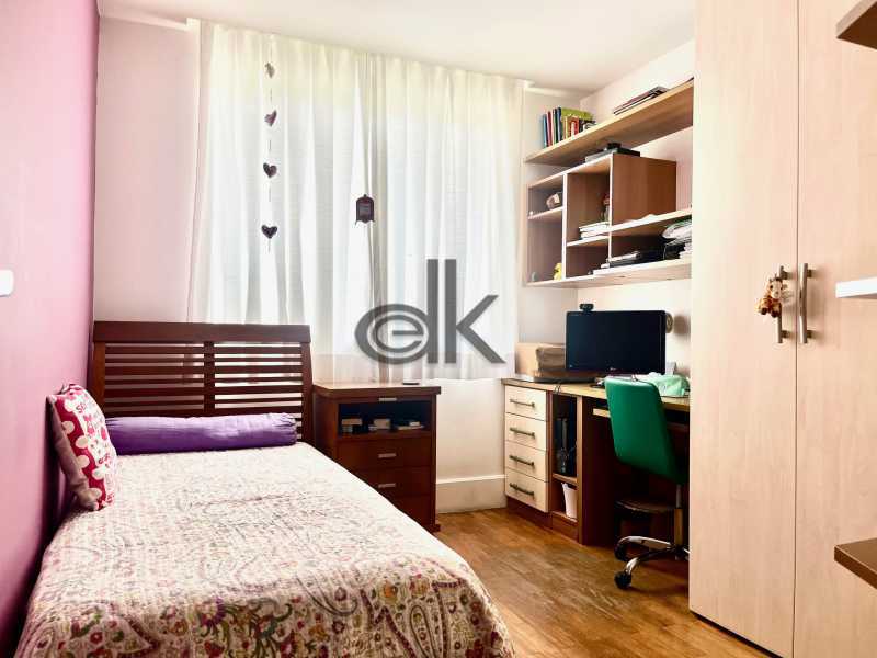 EDK VENDE - LINDISSÍMA CASA NO BETON - BARRA DA TIJUCA - RJ