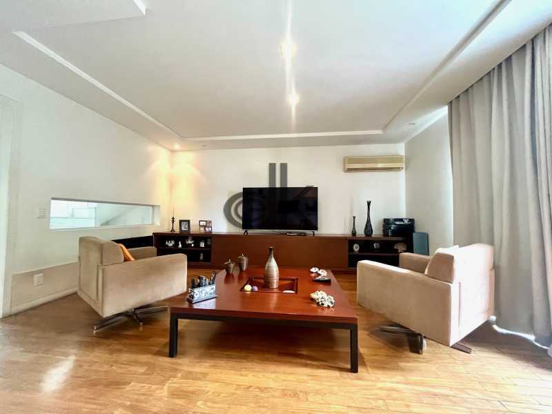 EDK VENDE - LINDISSÍMA CASA NO BETON - BARRA DA TIJUCA - RJ