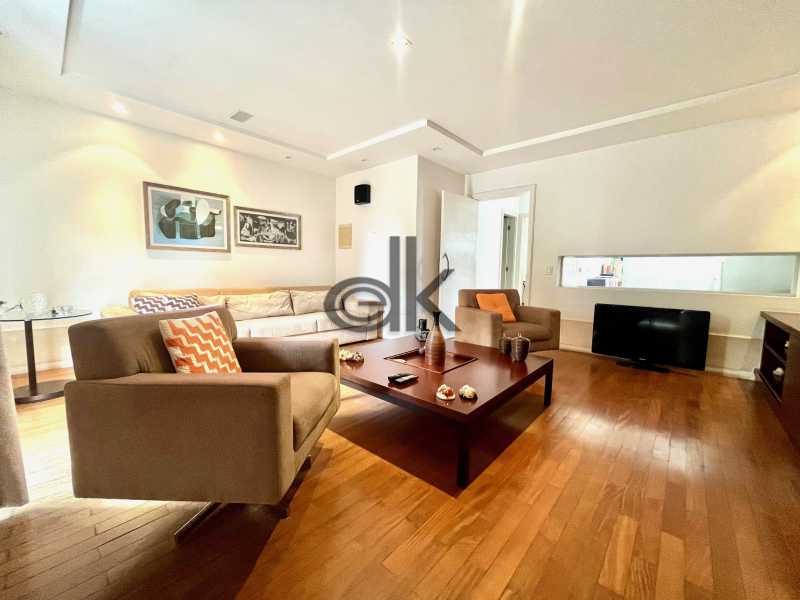 EDK VENDE - LINDISSÍMA CASA NO BETON - BARRA DA TIJUCA - RJ
