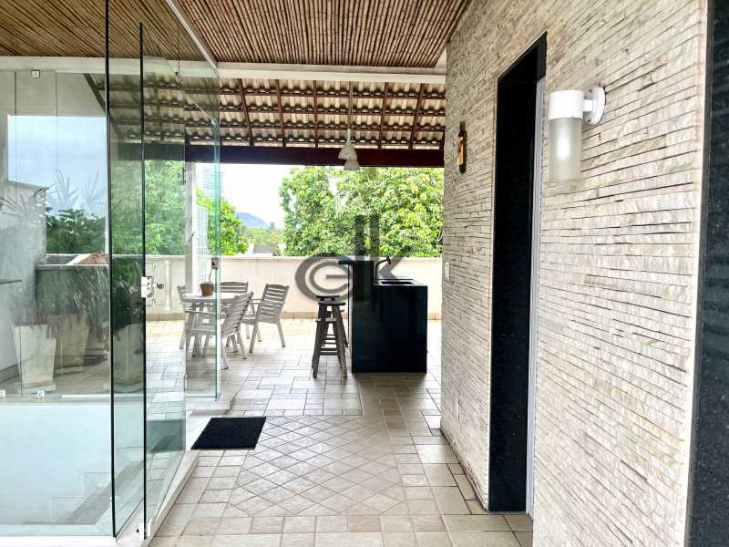 EDK VENDE - LINDISSÍMA CASA NO BETON - BARRA DA TIJUCA - RJ
