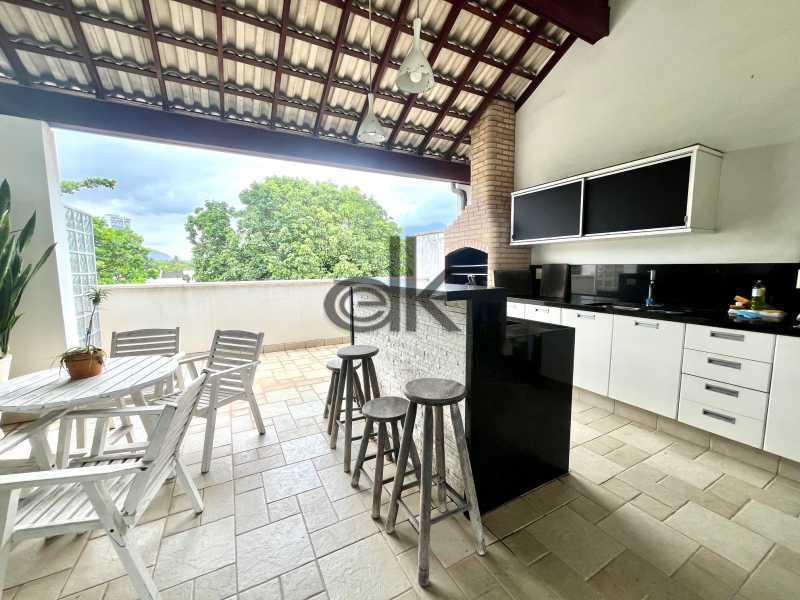 EDK VENDE - LINDISSÍMA CASA NO BETON - BARRA DA TIJUCA - RJ