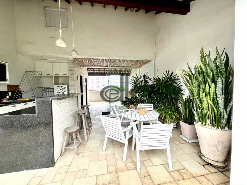 EDK VENDE - LINDISSÍMA CASA NO BETON - BARRA DA TIJUCA - RJ