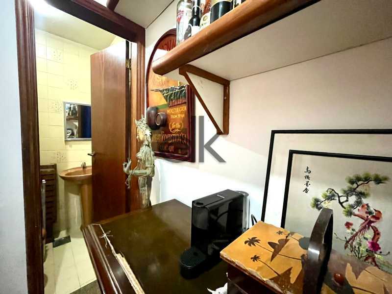 EDK VENDE - CASA EM CONDOMÍNIO NA PRAIA - BARRA DA TIJUCA - RJ 