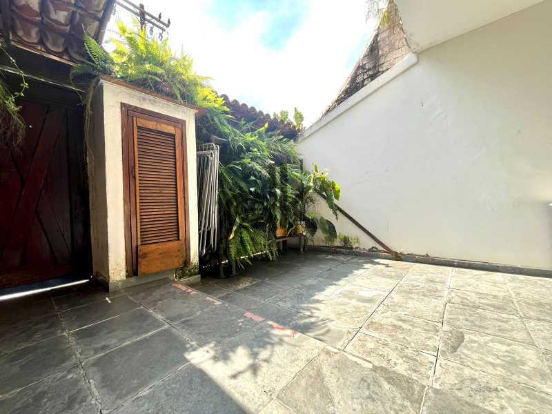 EDK VENDE - CASA EM CONDOMÍNIO NA PRAIA - BARRA DA TIJUCA - RJ 