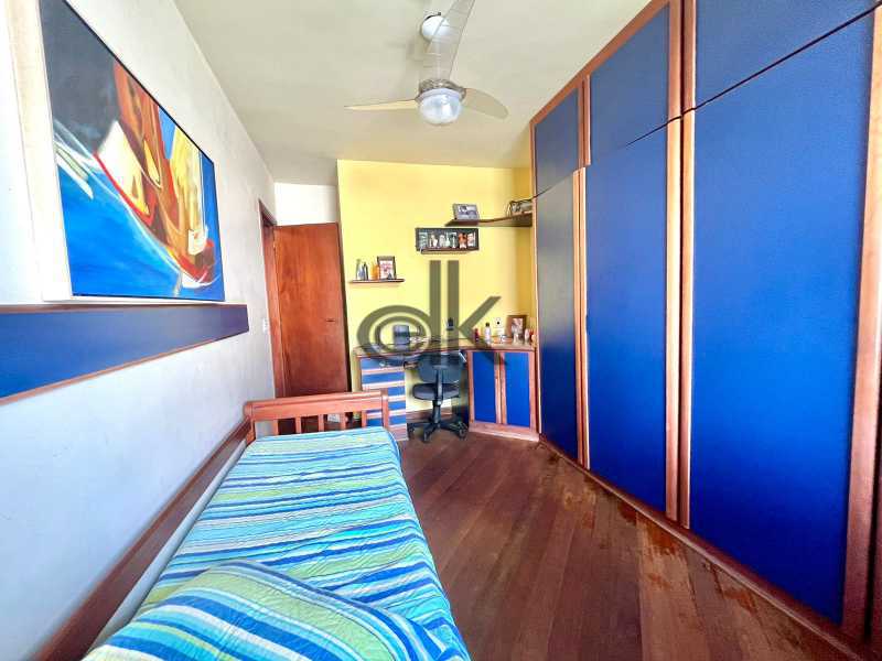 EDK VENDE - CASA EM CONDOMÍNIO NA PRAIA - BARRA DA TIJUCA - RJ 