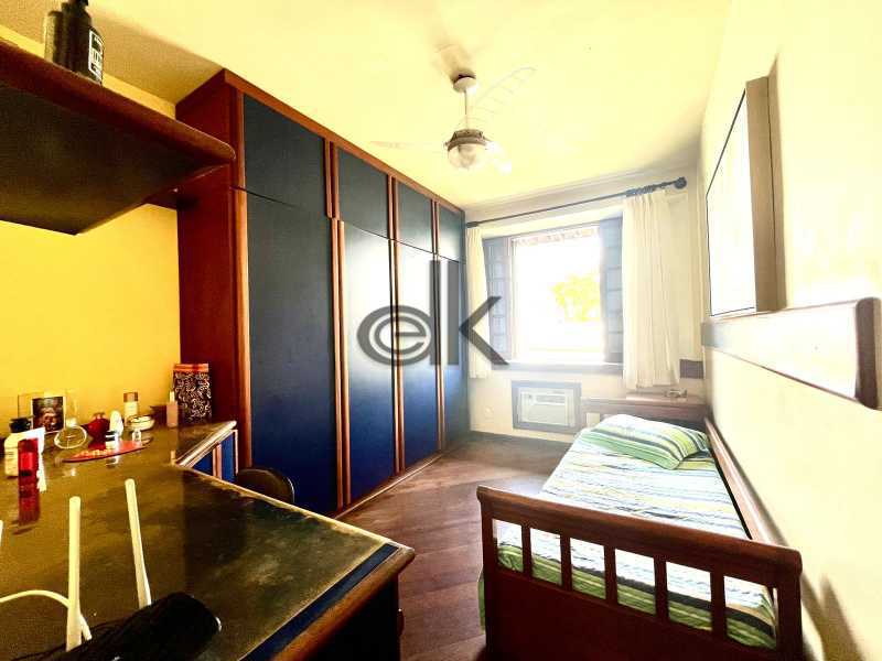 EDK VENDE - CASA EM CONDOMÍNIO NA PRAIA - BARRA DA TIJUCA - RJ 