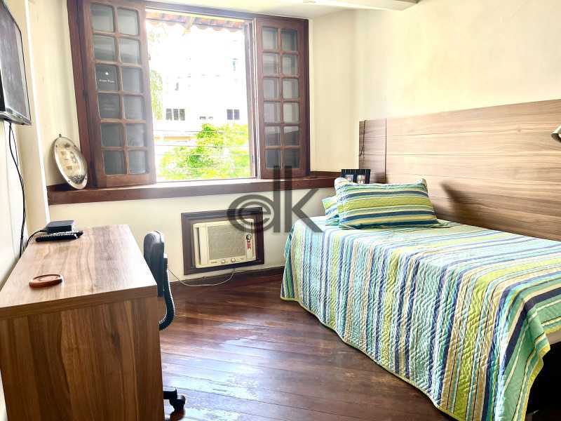 EDK VENDE - CASA EM CONDOMÍNIO NA PRAIA - BARRA DA TIJUCA - RJ 