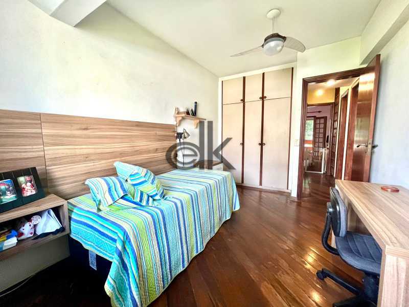 EDK VENDE - CASA EM CONDOMÍNIO NA PRAIA - BARRA DA TIJUCA - RJ 