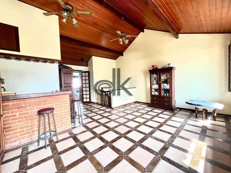 EDK VENDE - CASA EM CONDOMÍNIO NA PRAIA - BARRA DA TIJUCA - RJ 
