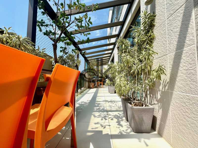 Ótima localização - EDK - VENDE EXCELENTE COB. DUPLEX 4 SUÍTES RUA NOBRE - JARDIM OCEÂNICO - BARRA DA TIJUCA - RJ - 9061