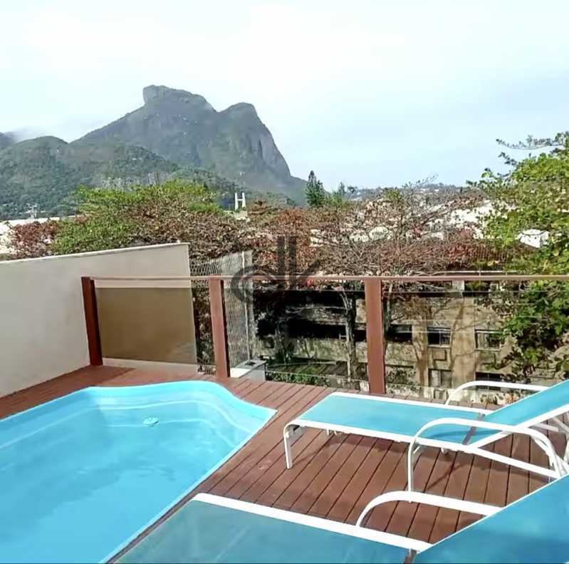 PRÓXIMA À PRAIA - EDK VENDE EXCELENTE COB. DUPLEX 5 SUÍTES - JARDIM OCEÂNICO - BARRA DA TIJUCA - RJ - 9068